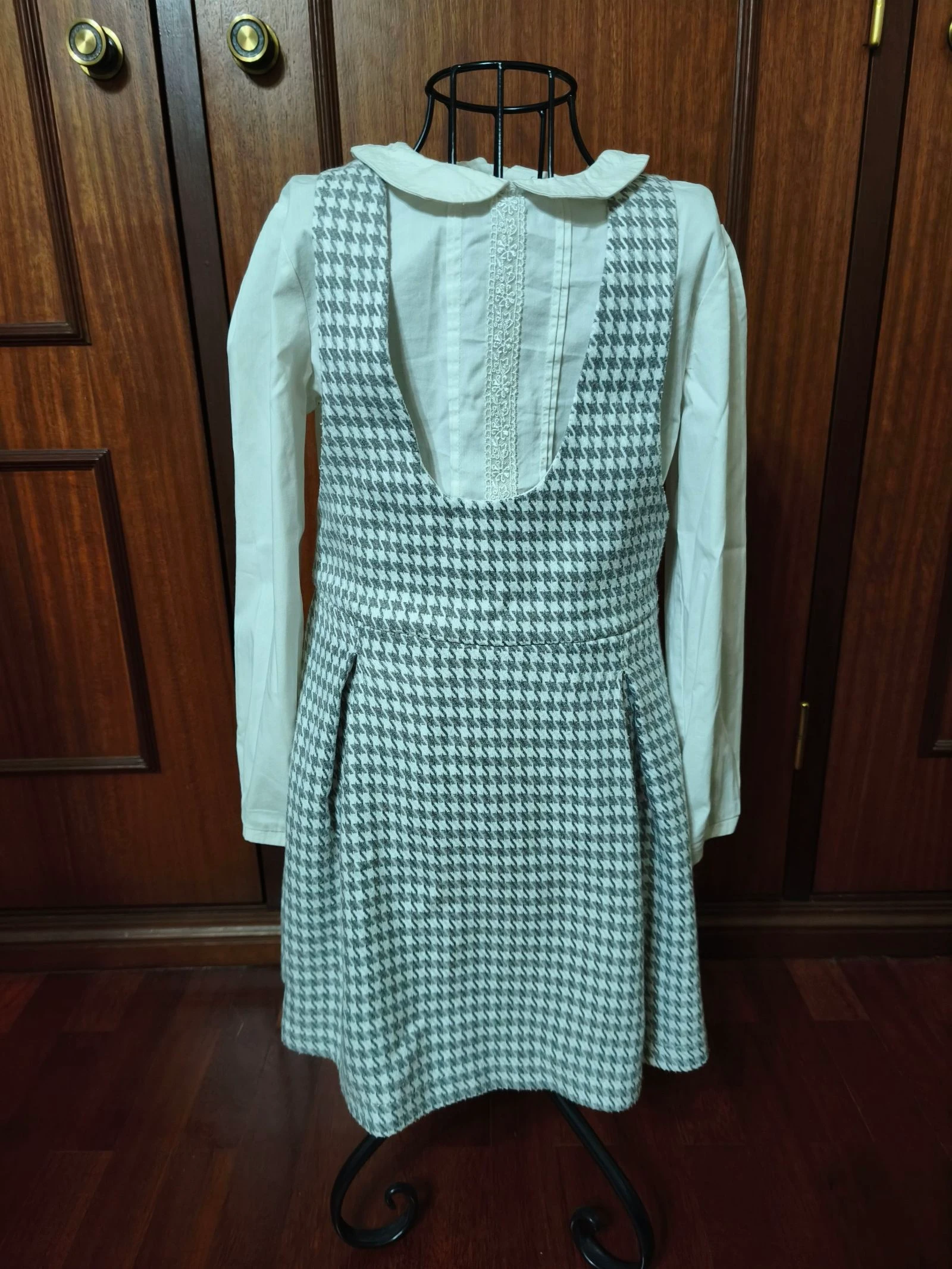 Conjunto Mayoral – Vestido Jardineira e Blusa | Robe Salopette / Chasuble et Blouse